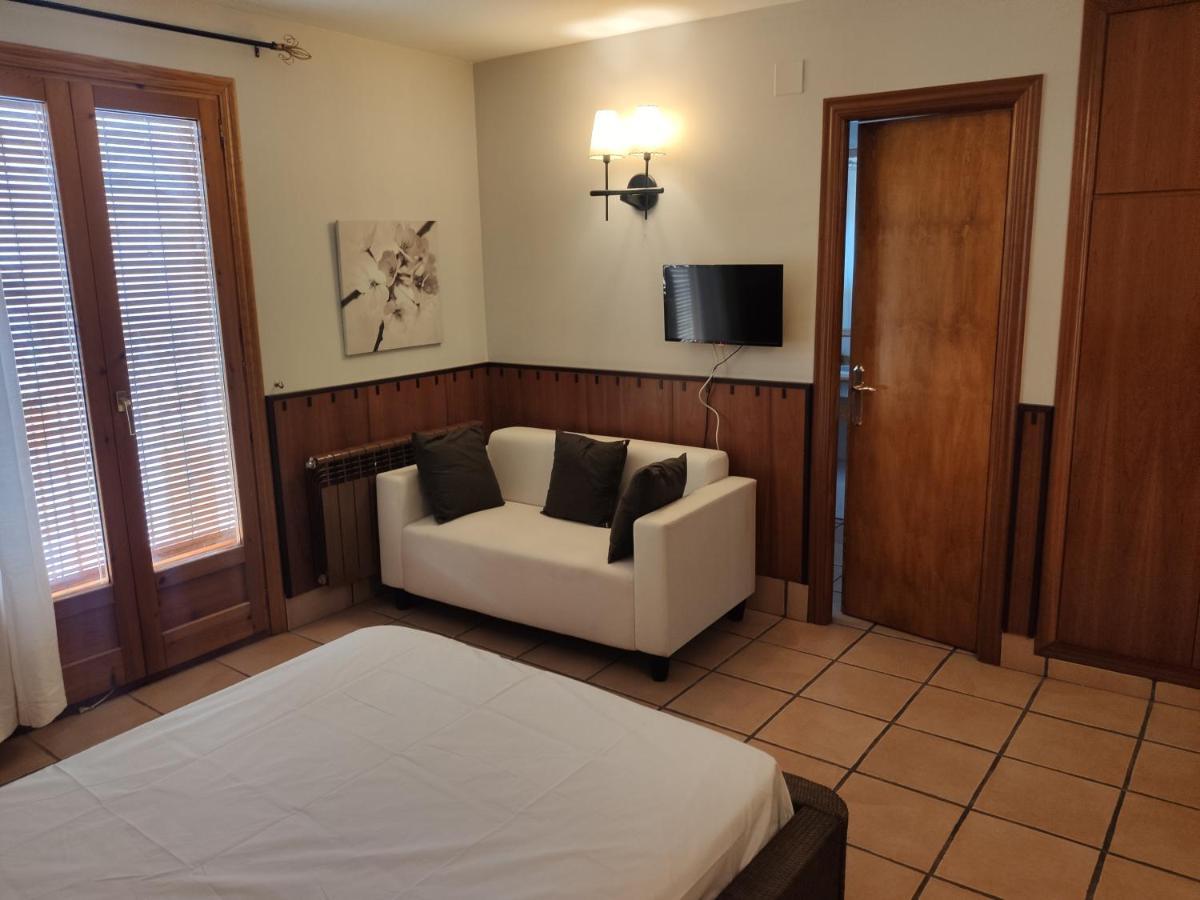 Hostal Tastavins Peñarroya de Tastavins Eksteriør billede